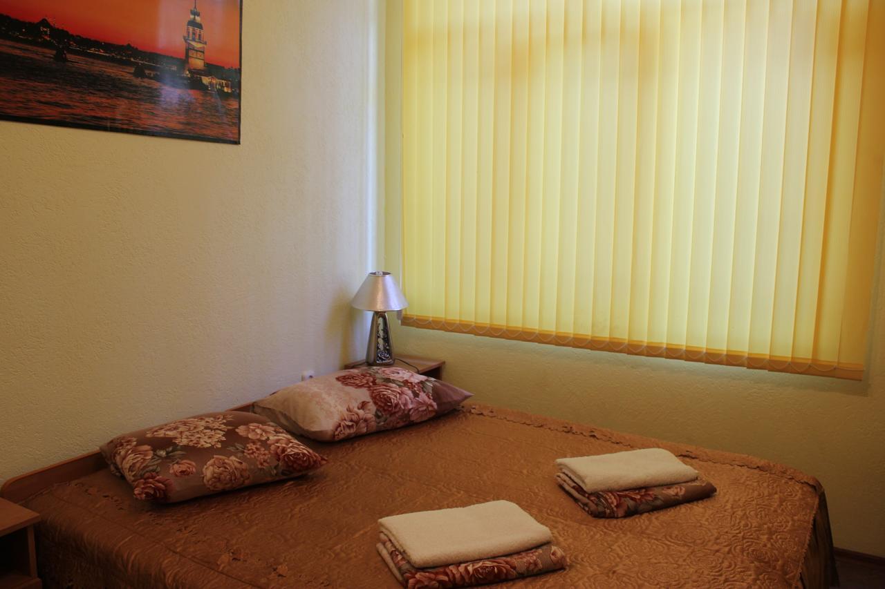 Emiliya Guest House Gagra Exterior photo