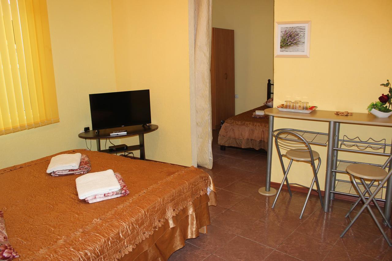 Emiliya Guest House Gagra Exterior photo
